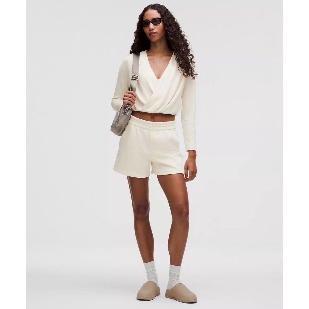 Lululemon Size 0 Softstreme High-Rise 4" Shorts Light Ivory Soft LW7CAXS *Read